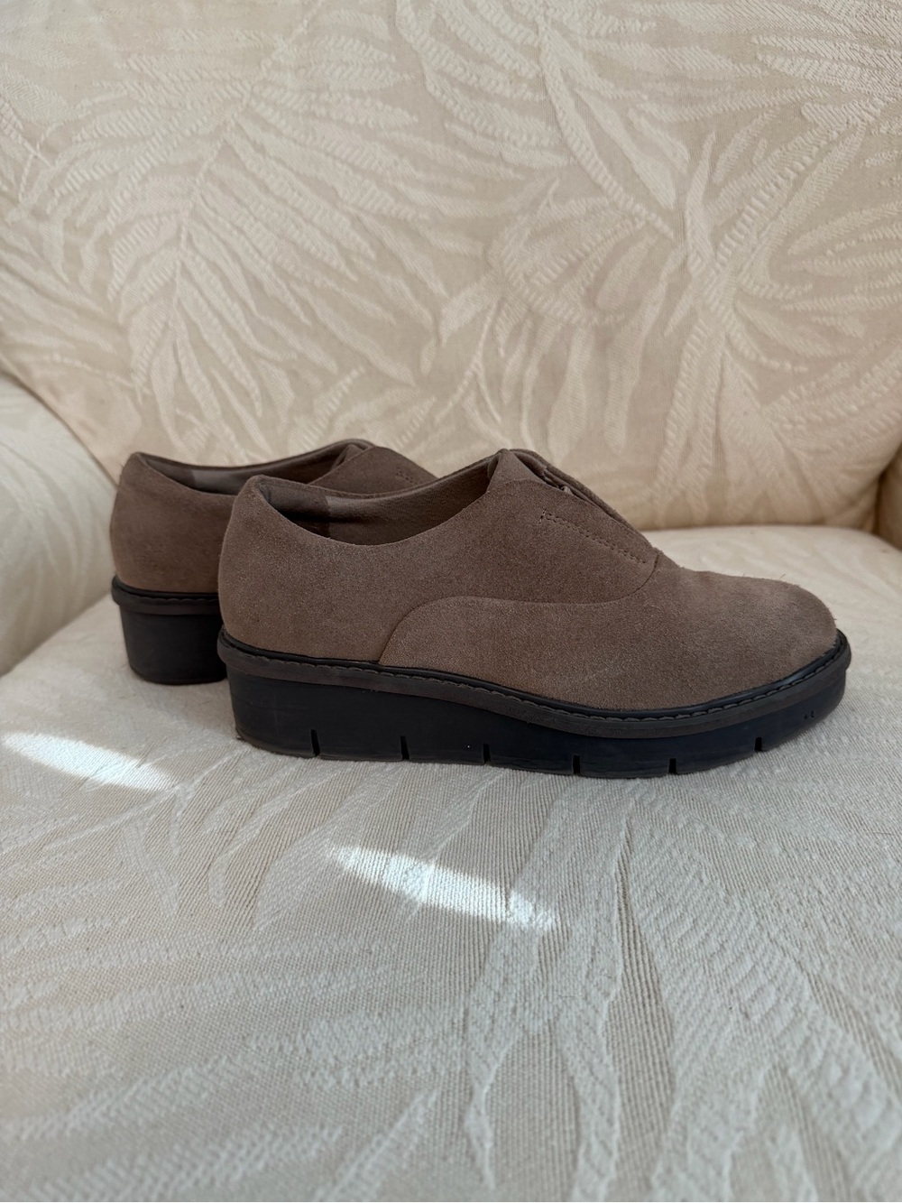 Clarks Women's Taupe Suede Platform Oxford Shoes
